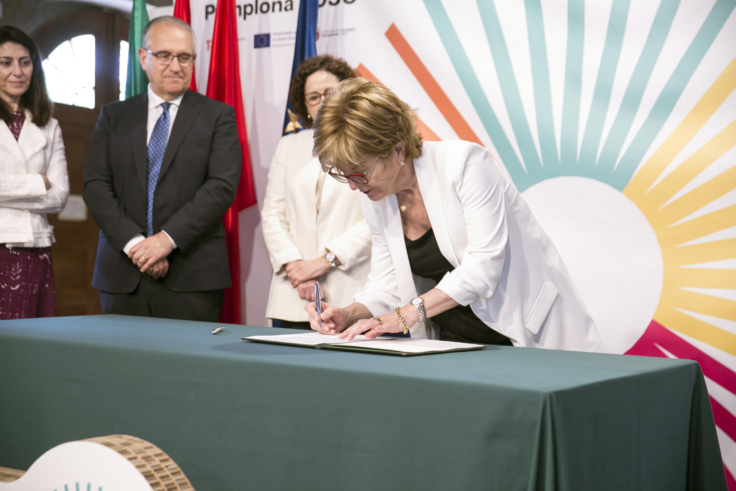 UNED PAMPLONA  firma el Pacto Local por el Desarrollo de la Agenda Urbana de Pamplona